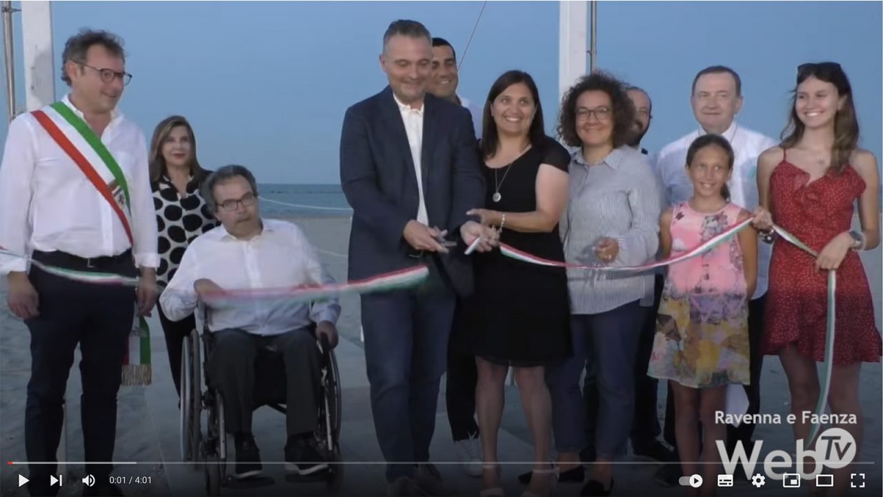 Inaugurata la spiaggia per le persone con disabilità:"Lavoriamo per rendere permanente l’esperienza" [RavennaWebTv]